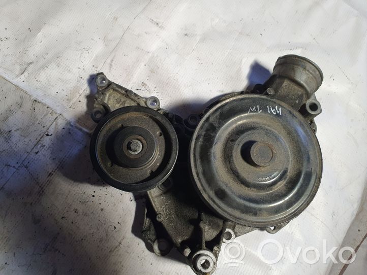 Mercedes-Benz ML W164 Pompe de circulation d'eau R2722010501