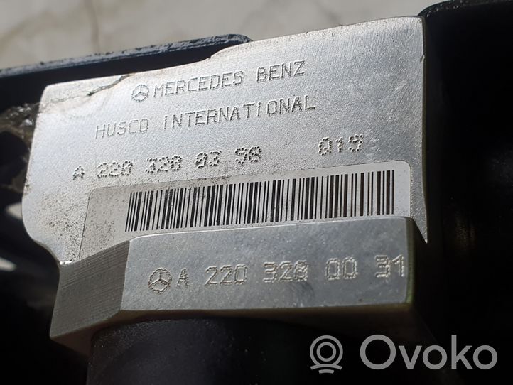 Mercedes-Benz SL R230 Ilmavaimennuksen venttiiliyksikkö A2203200358