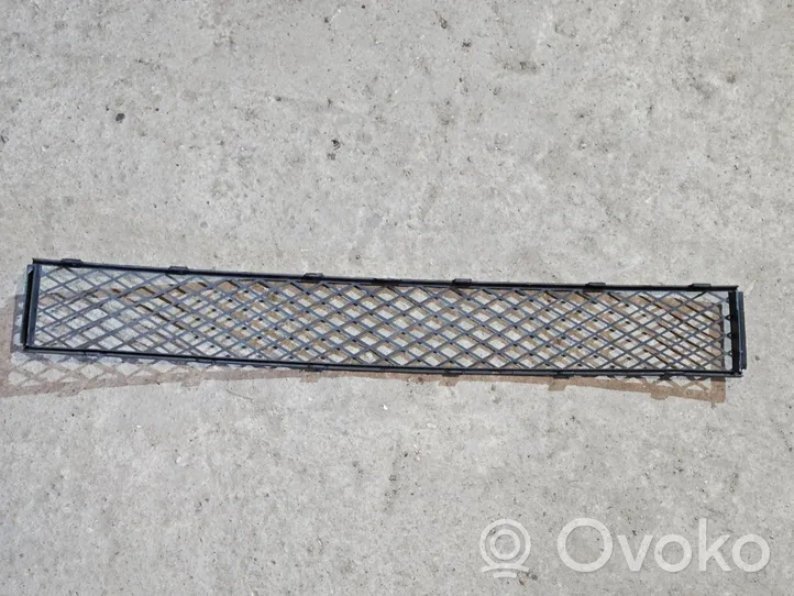 BMW 7 F01 F02 F03 F04 Grille inférieure de pare-chocs avant 7183870