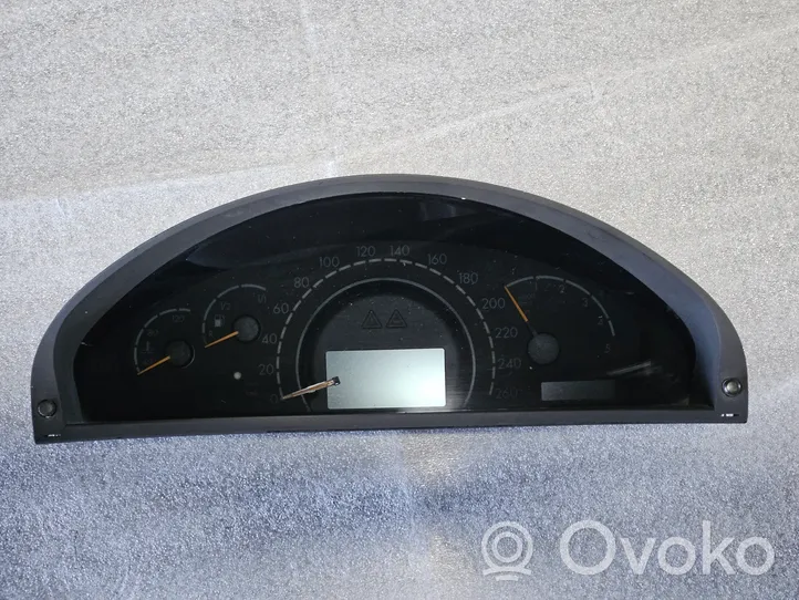 Mercedes-Benz S W220 Geschwindigkeitsmesser Cockpit A2205402811