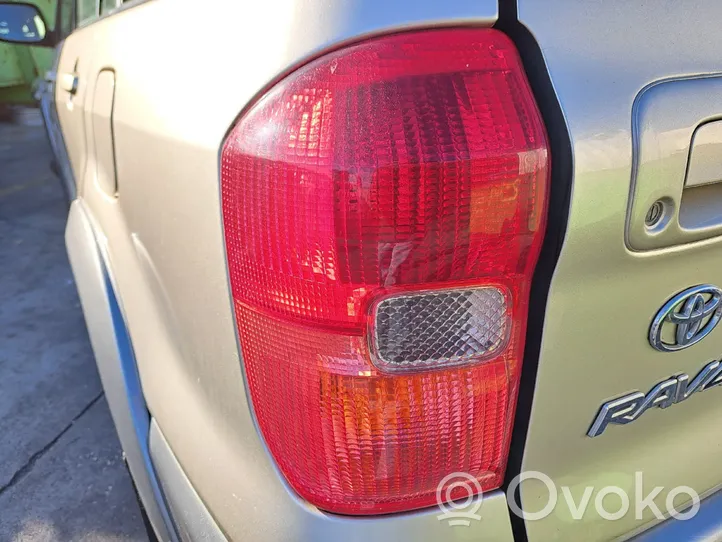 Toyota RAV 4 (XA20) Luci posteriori del portellone del bagagliaio 