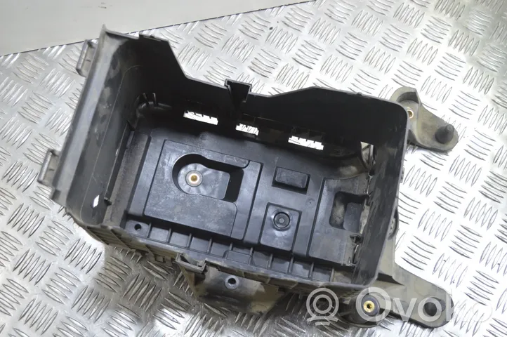 Audi A3 S3 A3 Sportback 8P Battery tray 3C0915336A