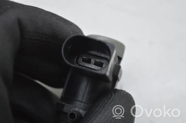 Audi A3 S3 A3 Sportback 8P Valve vacuum 