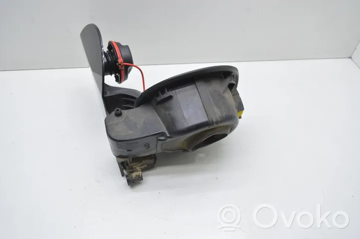 Opel Astra J Serratura del tappo del serbatoio del carburante 