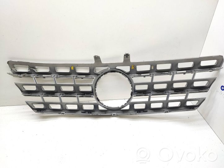 Mercedes-Benz ML W164 Grille calandre supérieure de pare-chocs avant A1648880923