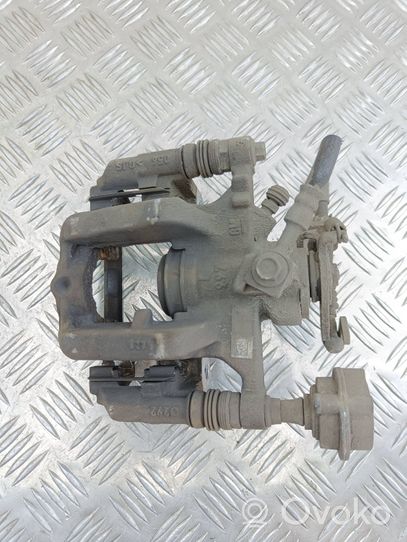 Opel Zafira C Rear brake caliper 