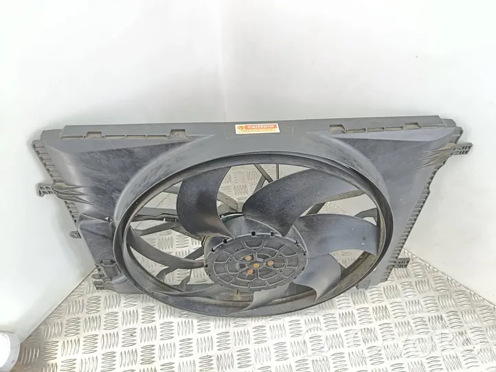 Mercedes-Benz E C207 W207 Ventilatore di raffreddamento elettrico del radiatore 30978-F03