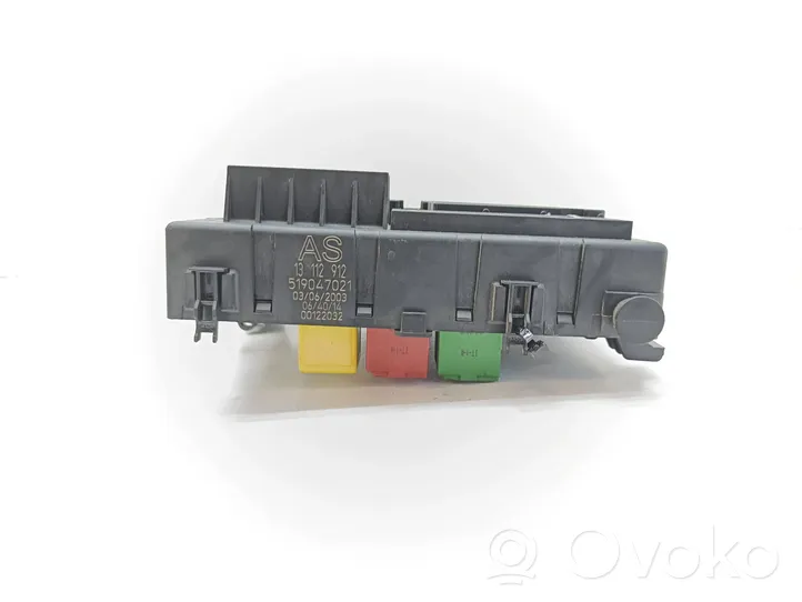 Opel Vectra C Fuse module 13112912