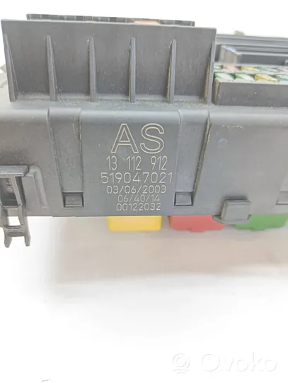 Opel Vectra C Fuse module 13112912