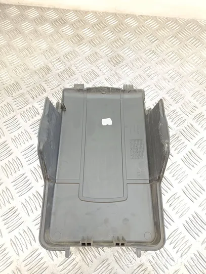 Volkswagen PASSAT B7 Battery box tray cover/lid 3C0915443A