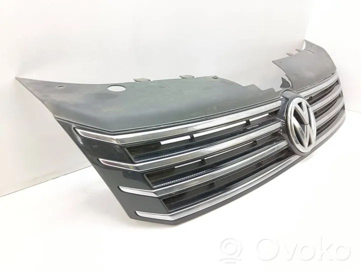 Volkswagen PASSAT B7 Front bumper upper radiator grill 3AA853653