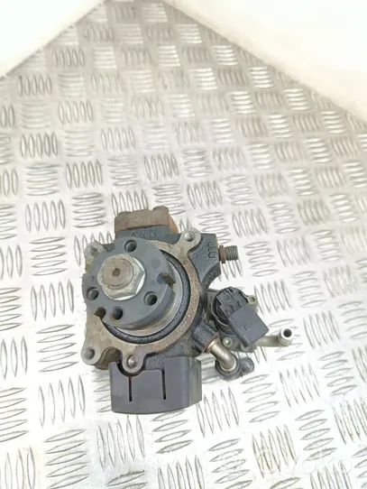 Volkswagen PASSAT B7 Pompe d'injection de carburant à haute pression 03L130755H