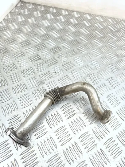 Volkswagen PASSAT B7 EGR valve line/pipe/hose 