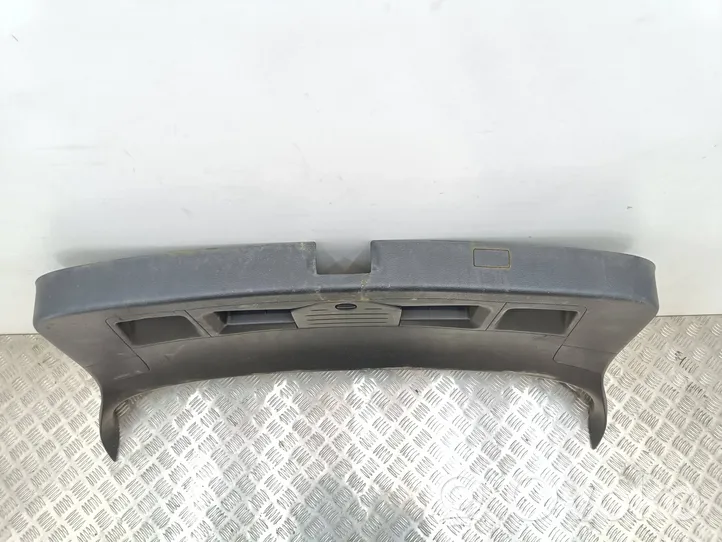 Volkswagen PASSAT B7 Rivestimento portellone 3C9867605J