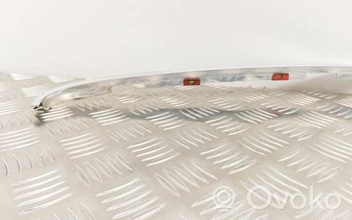 Mercedes-Benz SL R107 Tappo cornice del serbatoio 1076980801