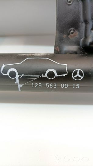 Mercedes-Benz SL R230 Domkratas (dankratas) A2306841037