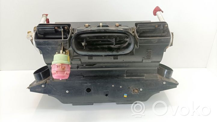 Mercedes-Benz SL R107 Salono oro mazgo komplektas 1078302762