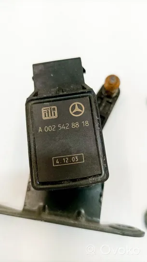 Mercedes-Benz SL R230 Etuilmajousituksen korkeudensäätöanturi (käytetyt) A0025428818