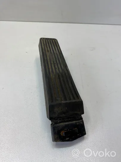 Mercedes-Benz SL R107 Gaspedal 1233010082