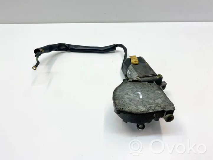 Mercedes-Benz SL R107 Moteur de lève-vitre de porte avant 0130821017