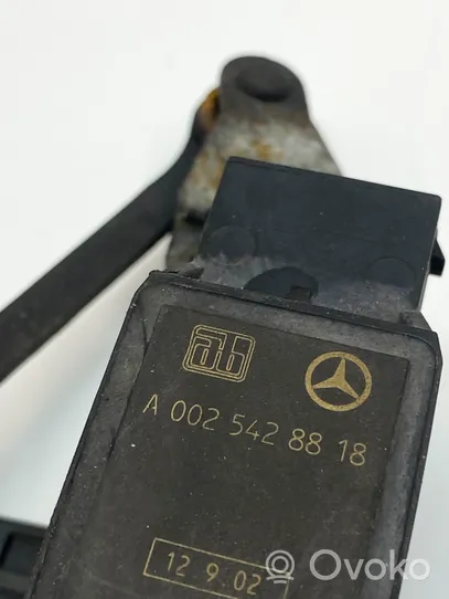 Mercedes-Benz SL R230 Etuilmajousituksen korkeudensäätöanturi (käytetyt) 0025428818