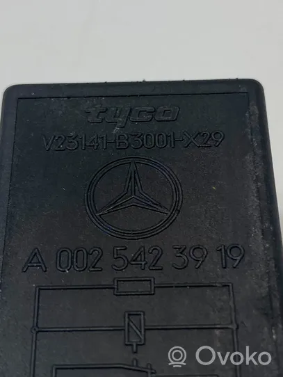 Mercedes-Benz SL R230 Autres relais 0025423919