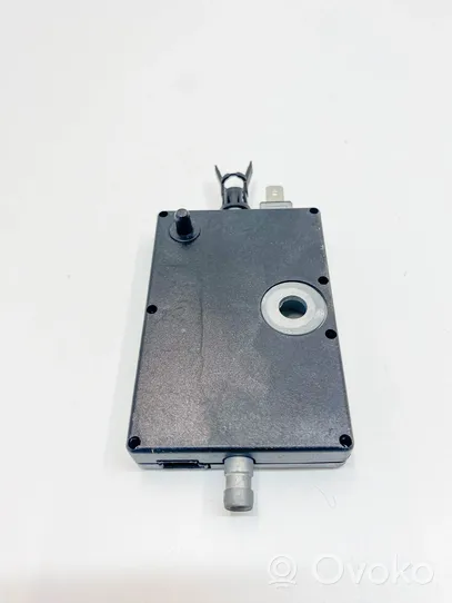 Mercedes-Benz SL R230 Aerial antenna amplifier 2308203289