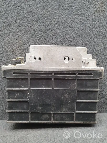 Audi 80 90 S2 B4 Module de contrôle de boîte de vitesses ECU 097927731