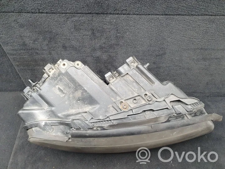 Audi A8 S8 D3 4E Lampa przednia 4E0941030CG