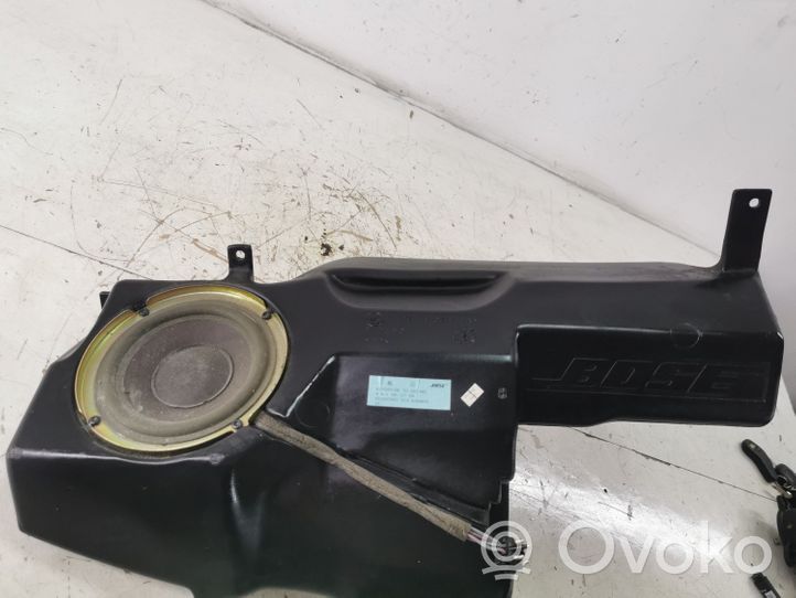 Mercedes-Benz E W210 Subwoofer 