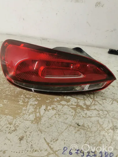 Volkswagen Scirocco Luz trasera/de freno 1K8945095M