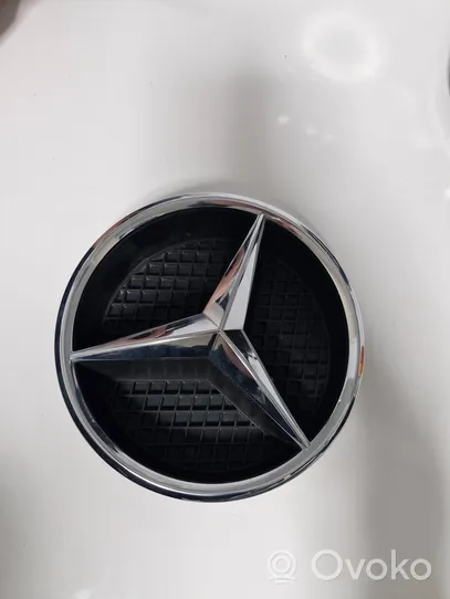 Mercedes-Benz GL X164 Ražotāja emblēma A0008880060