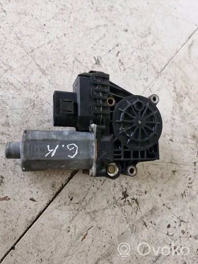 Audi A6 S6 C5 4B Moteur de lève-vitre de porte arrière 0130821784