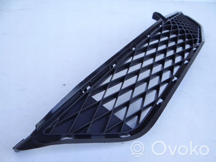 Mercedes-Benz B W245 Grille inférieure de pare-chocs avant A1698851922