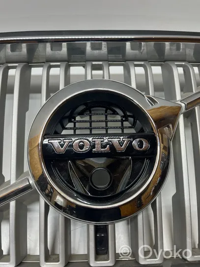 Volvo XC90 Priekšējais režģis 31425934