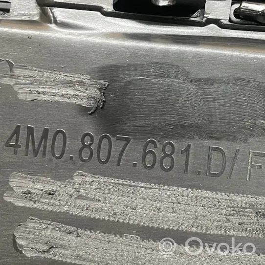 Audi Q7 4M Mascherina inferiore del paraurti anteriore 4M0807681D