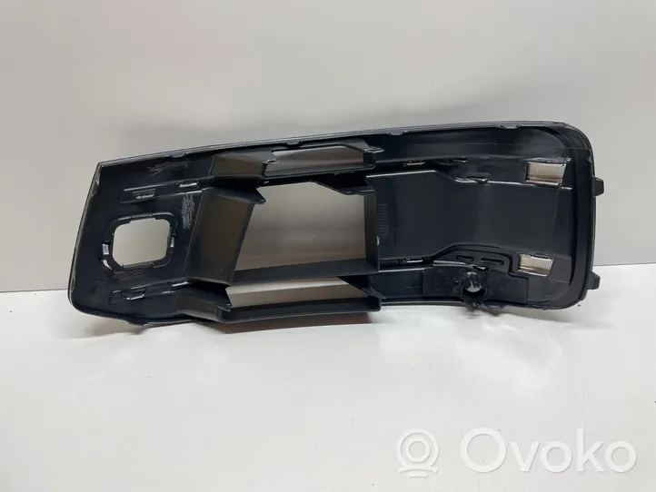 Audi Q7 4M Mascherina inferiore del paraurti anteriore 4M0807682