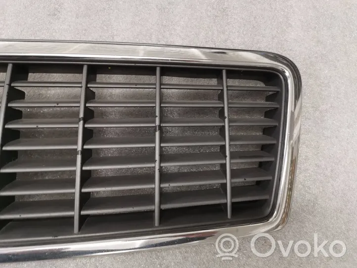 Audi A8 S8 D2 4D Grille de calandre avant 4D0853651M