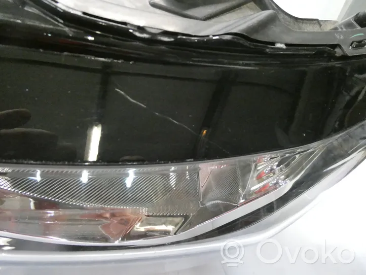 Peugeot 208 Lampa przednia 9823193980