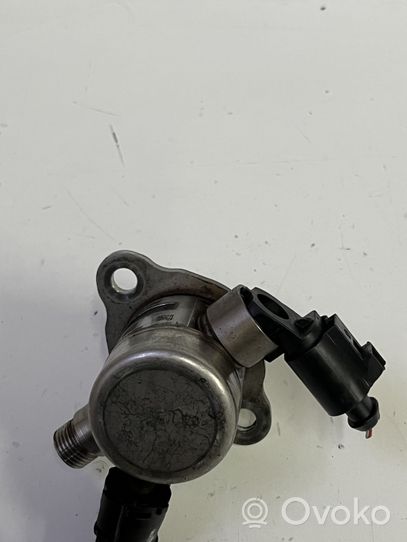 Volkswagen Golf VIII Pompe d'injection de carburant à haute pression 05E127027D