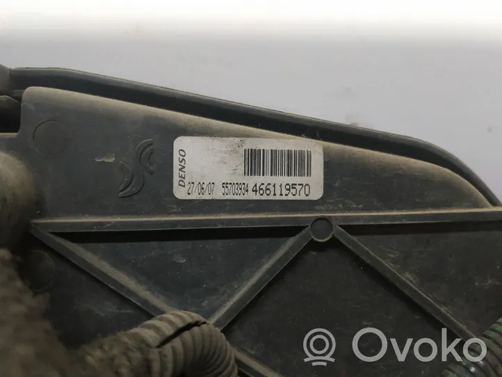 Opel Corsa D Elektryczny wentylator chłodnicy 55703934