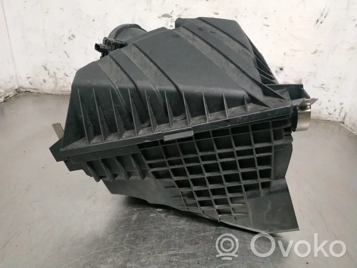 Toyota Avensis T270 Caja del filtro de aire 3465454