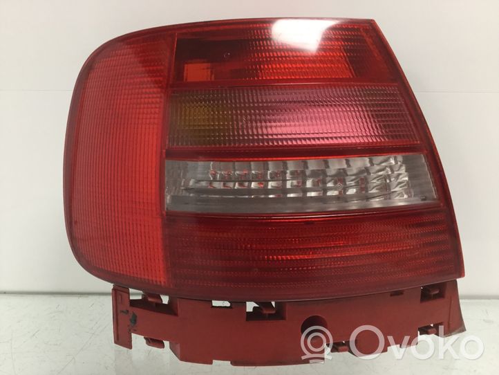 Audi A4 S4 B5 8D Luci posteriori 8D0945095F