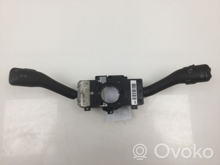 Skoda Superb B5 (3U) Interruptor/palanca de limpiador de luz de giro 8L0953513G