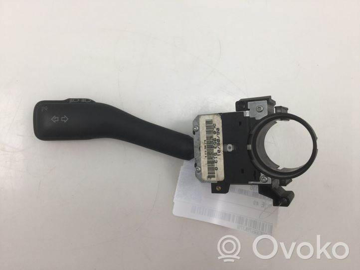 Volkswagen Bora Pyyhkimen/suuntavilkun vipukytkin 8L0953513G