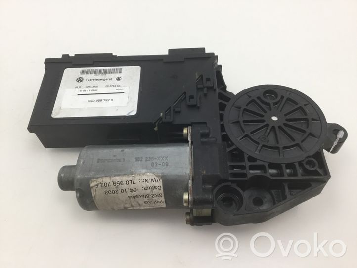 Volkswagen Touareg I Front door window regulator motor 7L0959702E