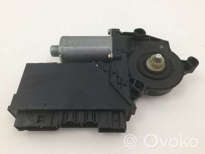 Volkswagen Touareg I Front door window regulator motor 7L0959702D