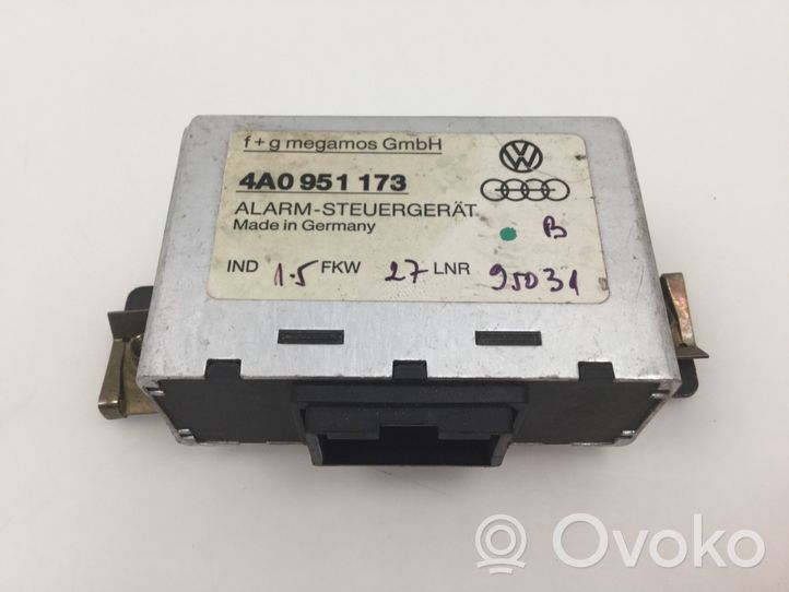 Audi A6 S6 C4 4A Boîtier module alarme 4A0951173