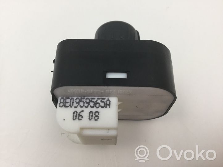 Audi A4 S4 B7 8E 8H Wing mirror switch 8E0959565A