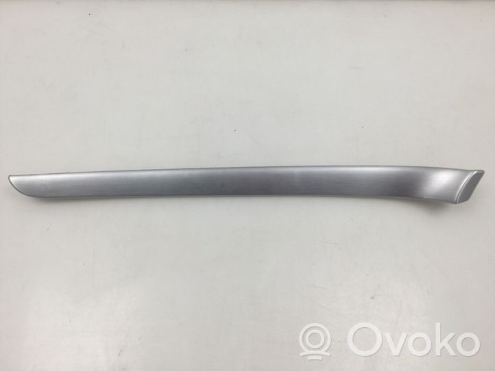 Audi A4 S4 B7 8E 8H Barra di rivestimento della portiera anteriore 8E0867409